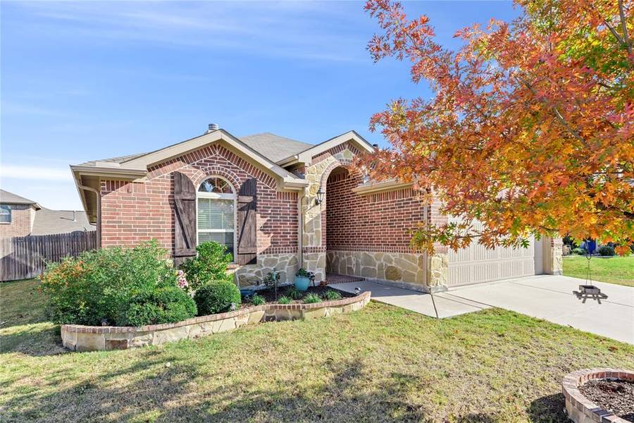 1316 Foxglove Lane, Burleson, TX 76028