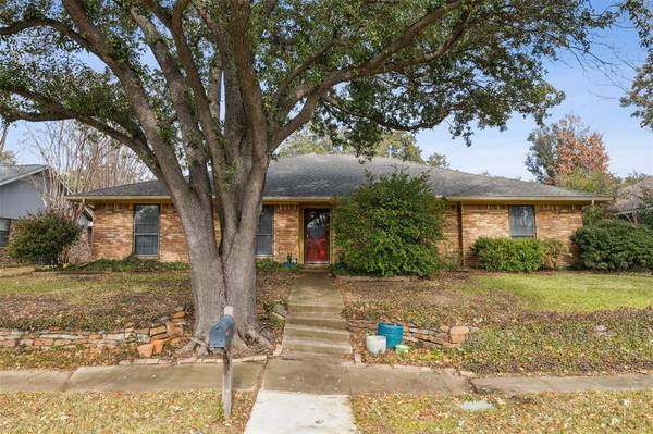 2243 Woodcreek, Carrollton, TX 75006