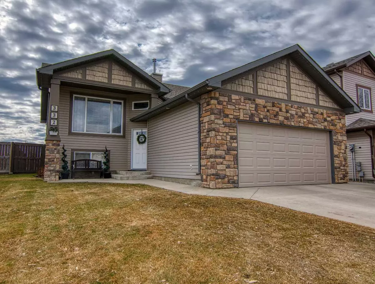 Lethbridge, AB T1H 5M4,332 Thyrza Burkitt Link N