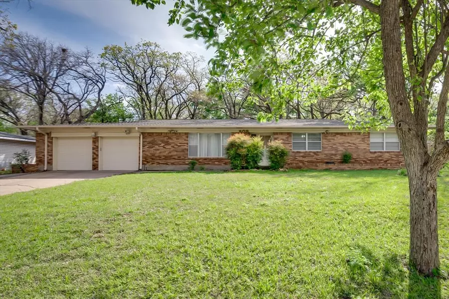 809 Ross Trail, Arlington, TX 76012