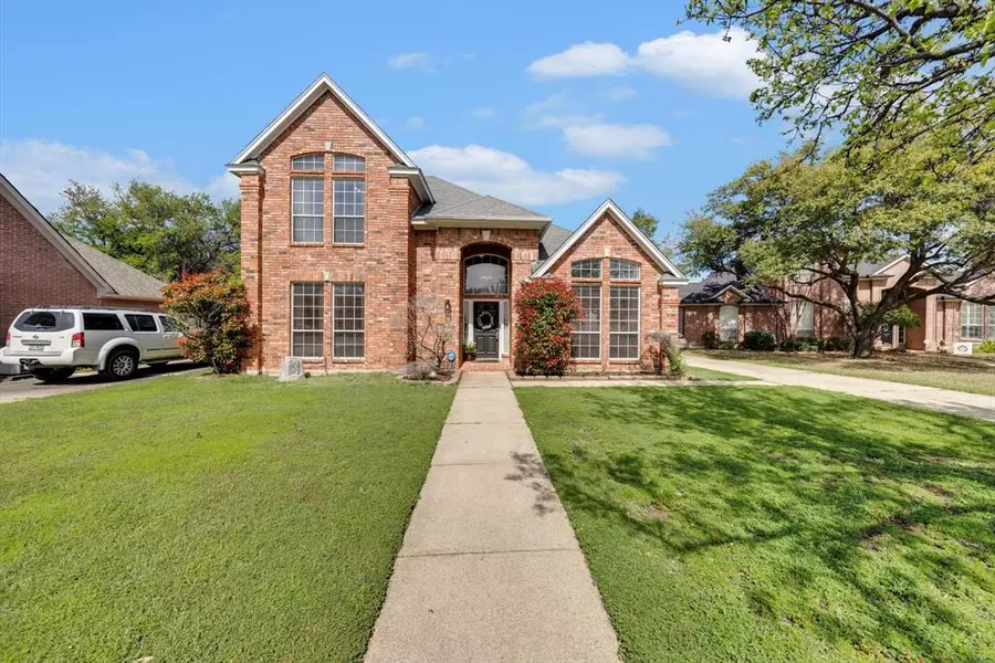 2817 Mesa Court, Hurst, TX 76054