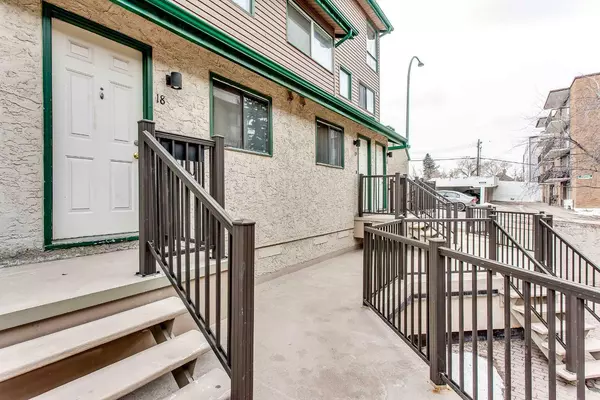 Calgary, AB T2T 5S3,2400 15 ST SW #18