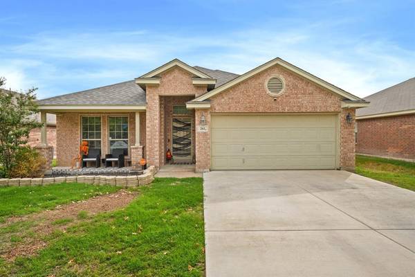 261 Spring Hollow Drive, Saginaw, TX 76131