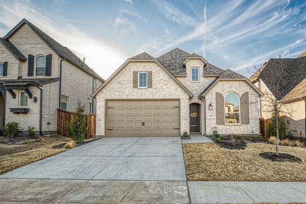 4725 Honeysuckle Court, Aubrey, TX 76227