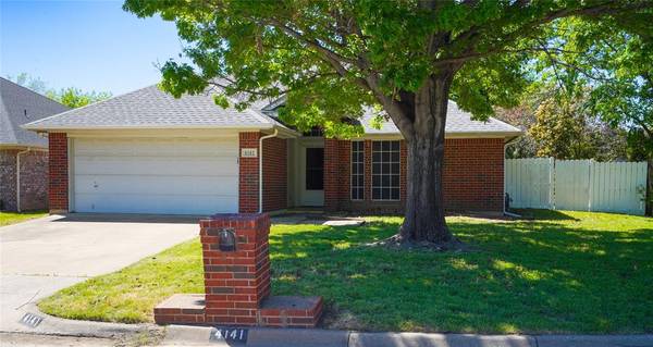 4141 Maryanne Place, Haltom City, TX 76137