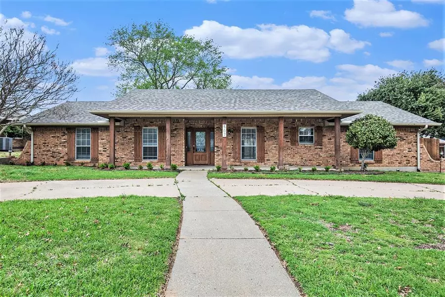 507 N Parkridge Drive, Mansfield, TX 76063