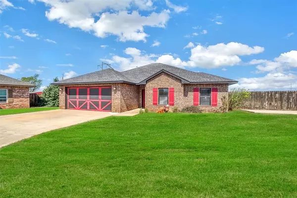 111 Woodridge Drive, Elk City, OK 73644