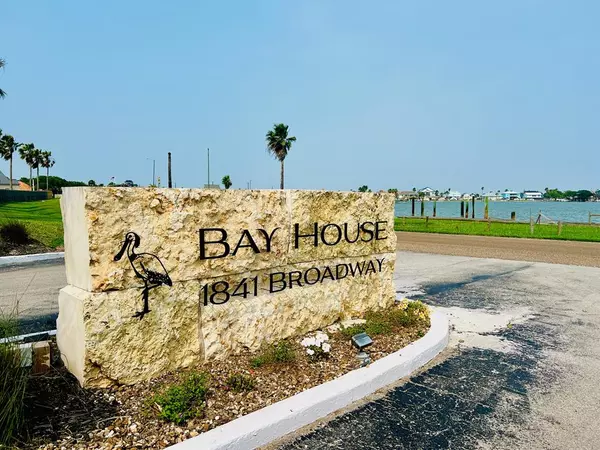 Rockport, TX 78382,2511 Bayhouse