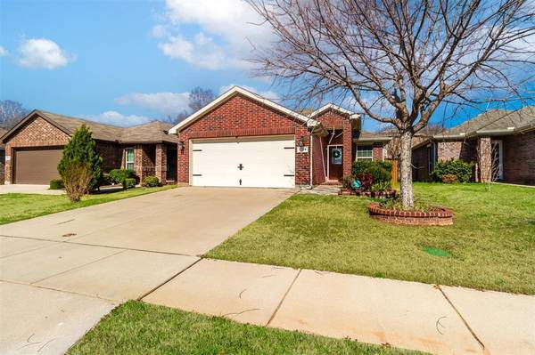 1309 Briarwood Drive, Azle, TX 76020