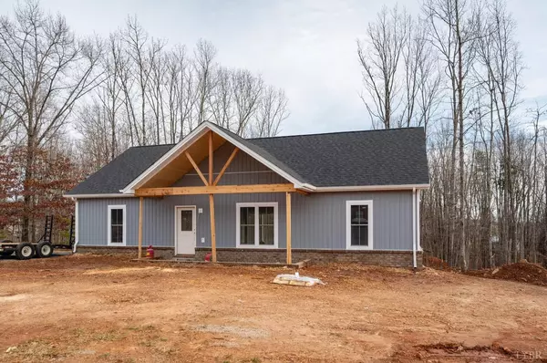 30 Armistead LN, Rustburg, VA 24588