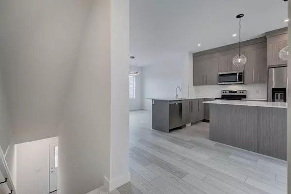 Calgary, AB T2X5L1,335 Creekside BLVD #202