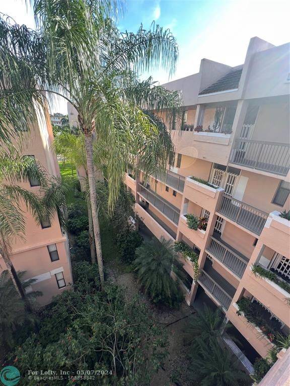Plantation, FL 33317,6800 Cypress Rd #413