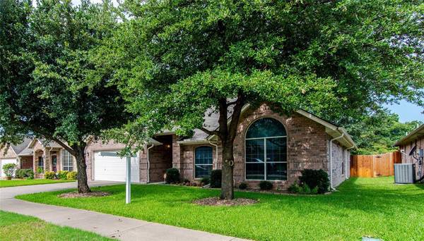 6805 Cheatham Drive, Watauga, TX 76148