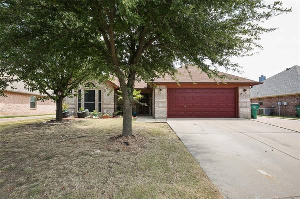 6708 Cheatham Drive, Watauga, TX 76148