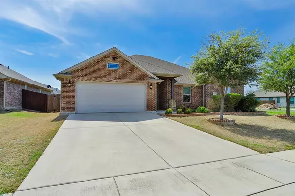 Saginaw, TX 76179,693 Fossil Wood Drive