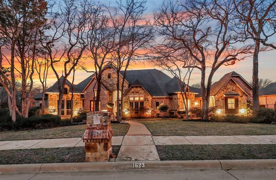 1623 Waterwood Drive, Keller, TX 76248