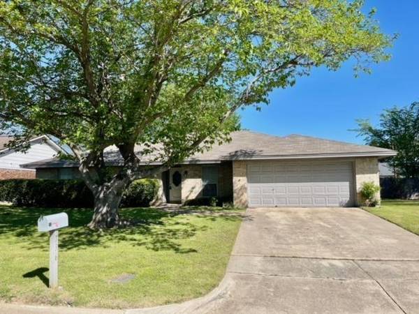 736 Glenhaven Drive, Hurst, TX 76054