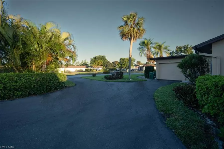 4139 Lakewood BLVD E-2, Naples, FL 34112