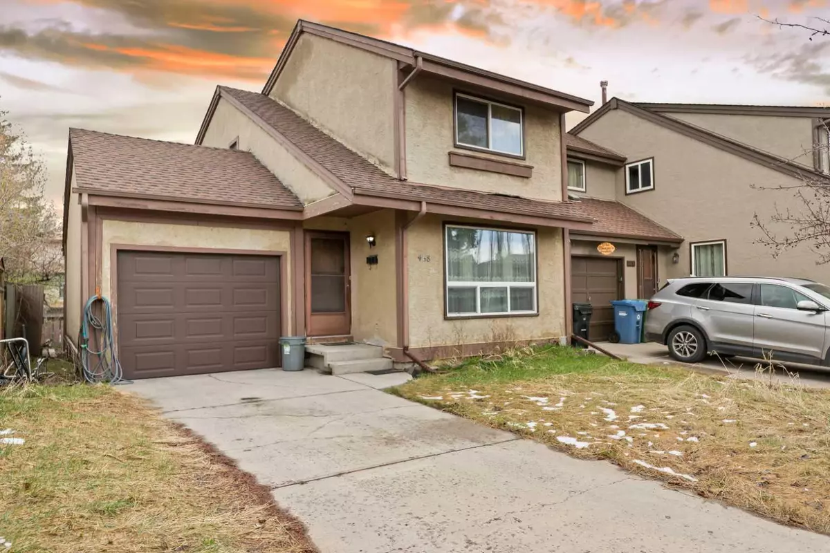 Calgary, AB T2W 3G2,468 Cannington Close SW