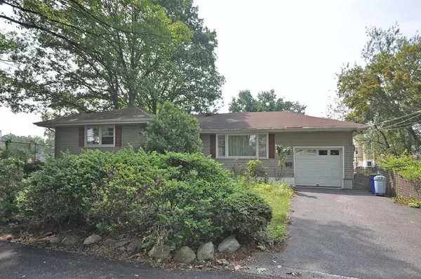 2 Oak Pl, Little Falls Twp., NJ 07424