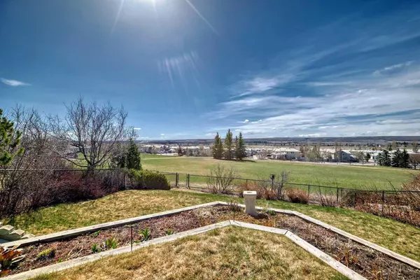 Calgary, AB T3H 4L8,7703 Springbank WAY SW