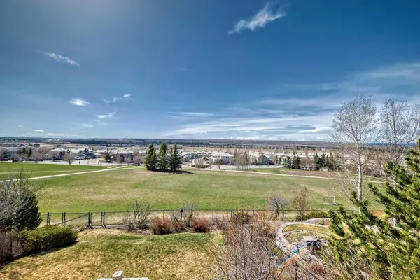 Calgary, AB T3H 4L8,7703 Springbank WAY SW