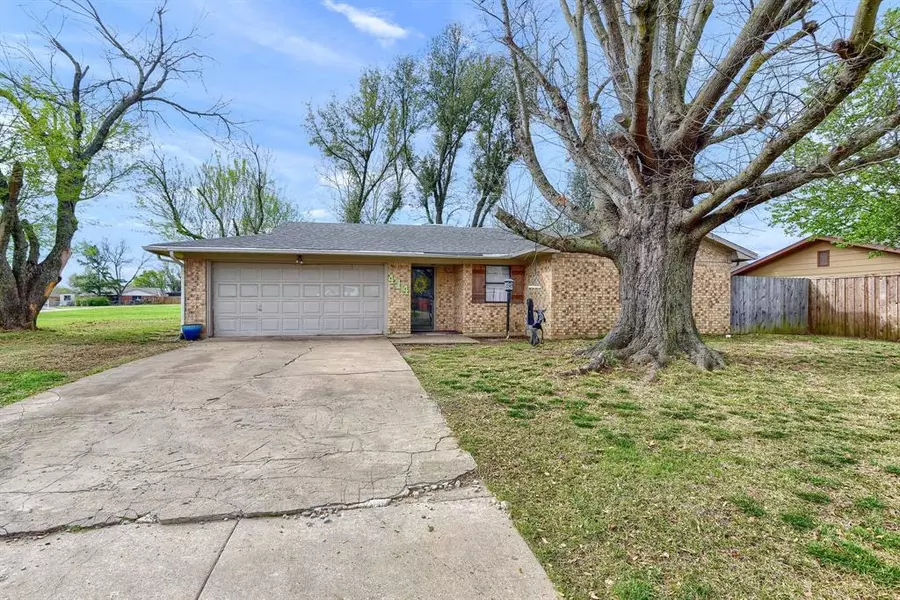 414 W Mclain Drive, Sherman, TX 75092