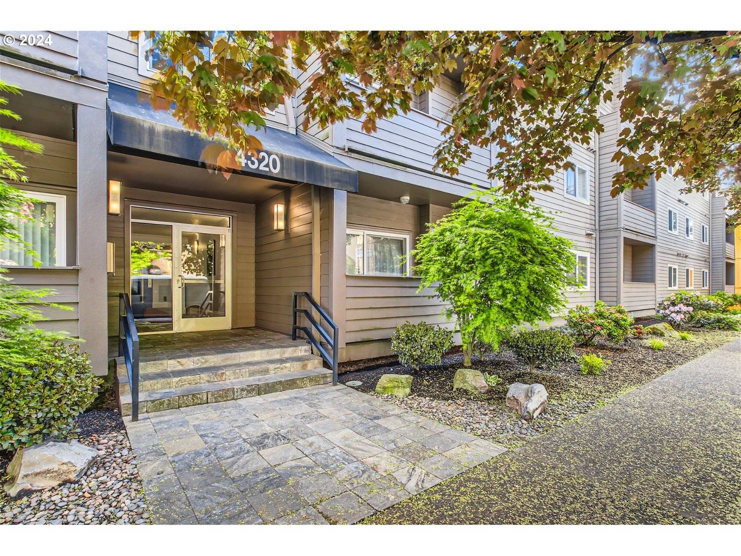 Portland, OR 97239,4320 S CORBETT AVE #314