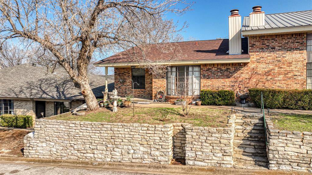 1127 S Rusk Street, Weatherford, TX 76086