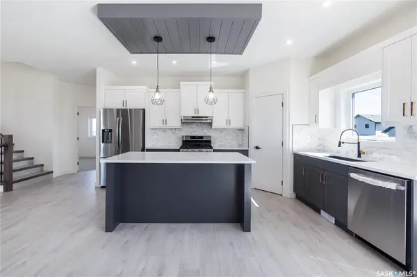 710 Bentley MANOR, Saskatoon, SK S7L 6P4