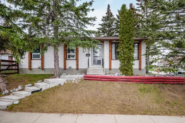 Calgary, AB T2K 4T9,7715 Hunterquay RD NW