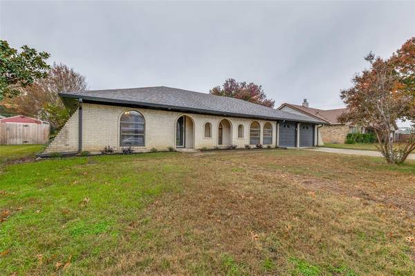 1008 Bert Drive, Arlington, TX 76012