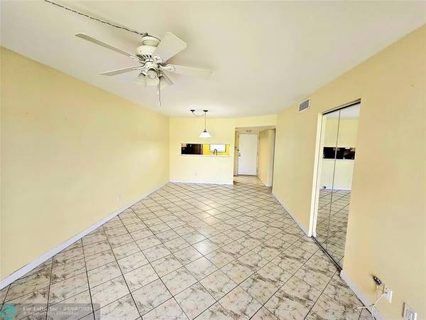 Miramar, FL 33025,3396 Foxcroft Rd  #110