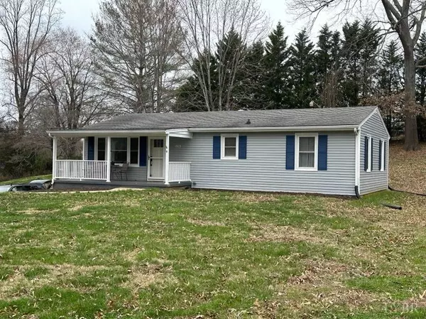 138 Magnolia LN, Monroe, VA 24574