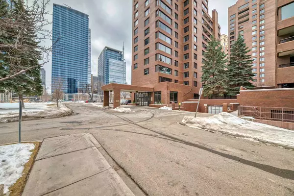 Calgary, AB T2P 3R8,500 Eau Claire AVE SW #502D