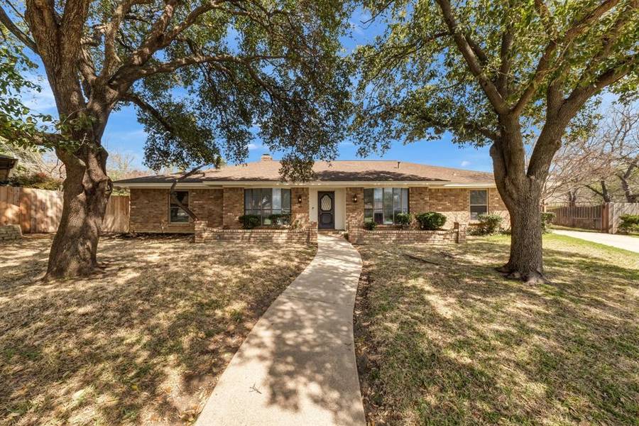 6801 Capilla Court, Fort Worth, TX 76133