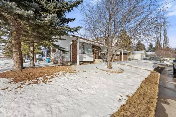 Olds, AB T4H1L4,5302 Aspen Close