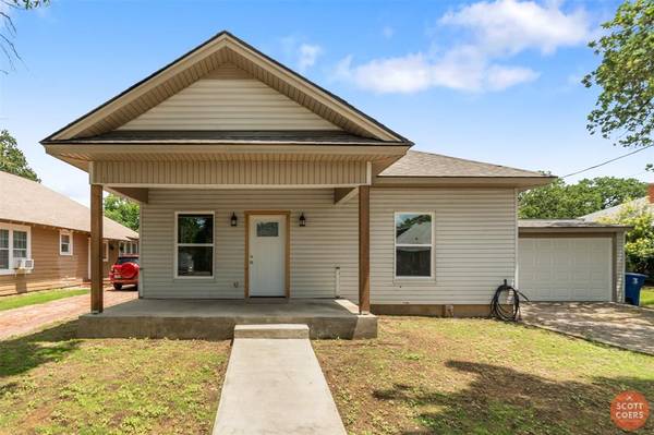 1512 Avenue C, Brownwood, TX 76801