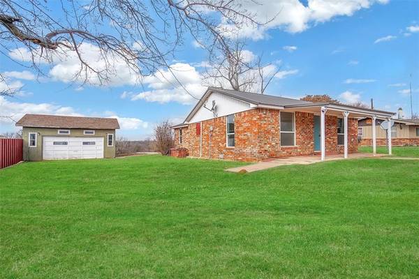 316 Price Road, Fort Cobb, OK 73038