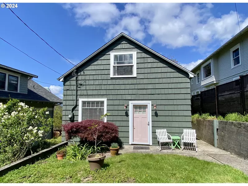 180 W EXCHANGE ST, Astoria, OR 97103