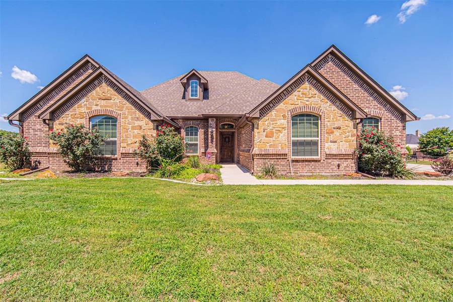 915 Jay Bird Lane, Reno, TX 76082