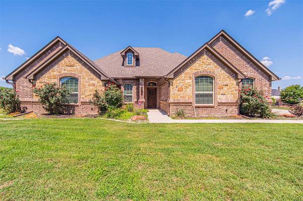 915 Jay Bird Lane,  Reno,  TX 76082