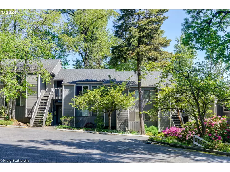 44 EAGLE CREST DR #12, Lake Oswego, OR 97035