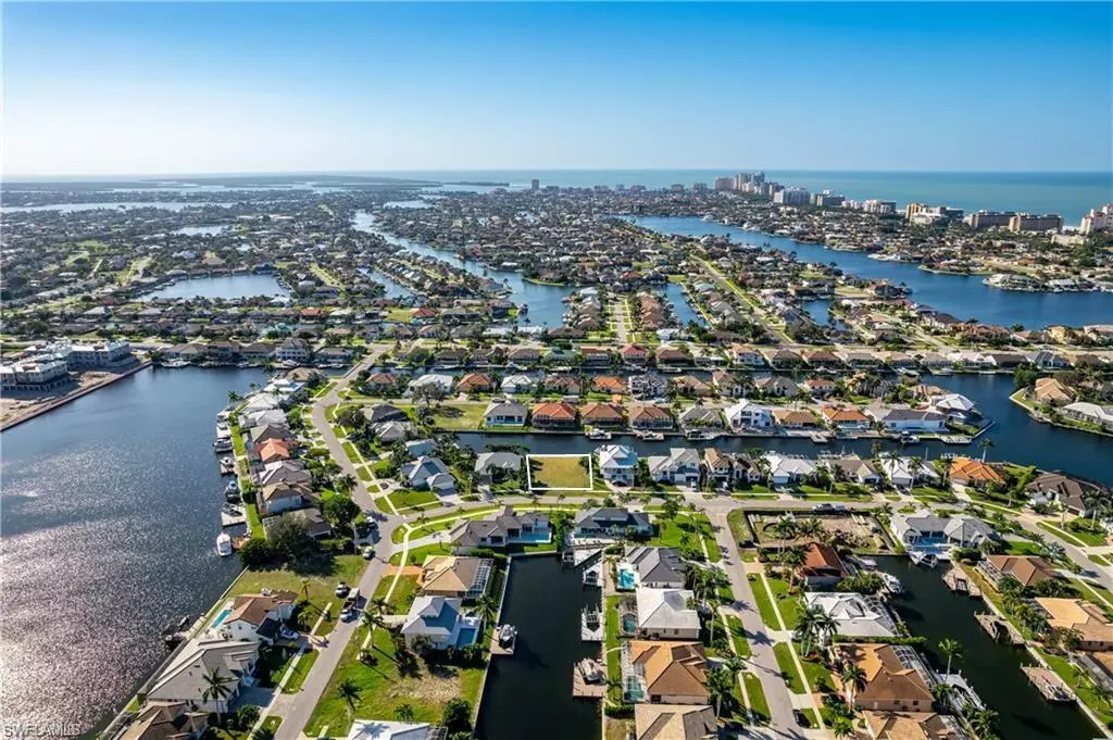 Marco Island, FL 34145,1075 Bonita CT