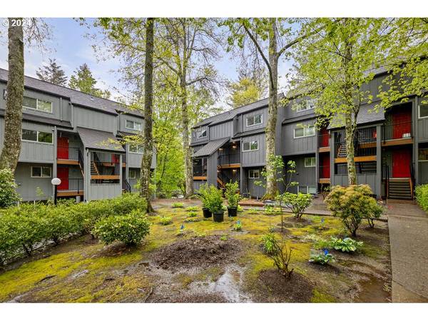 Lake Oswego, OR 97035,4 TOUCHSTONE #77