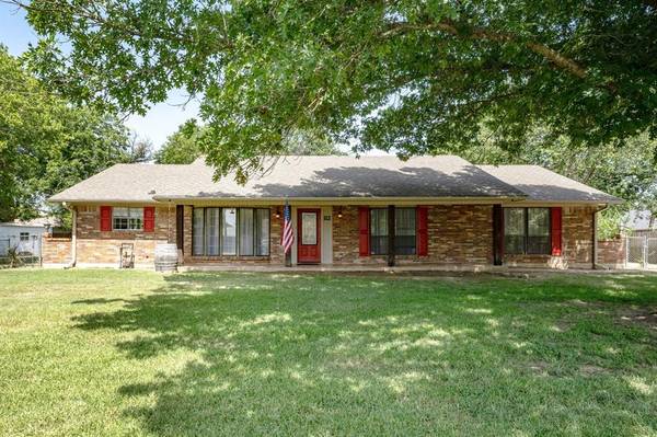 112 N Kemp Street,  Mabank,  TX 75147