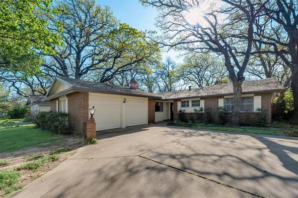 3006 Norwood Lane, Arlington, TX 76013