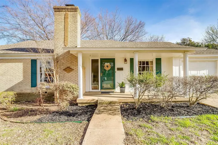 3521 Rogers Avenue, Fort Worth, TX 76109