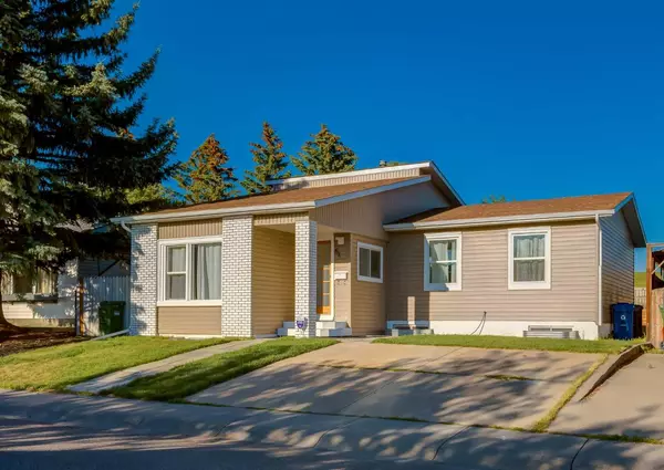 Calgary, AB T1Y 5K1,64 Whitefield CRES NE