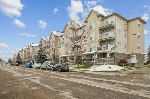 Calgary, AB T2A 7Z4,2000 Applevillage CT SE #310